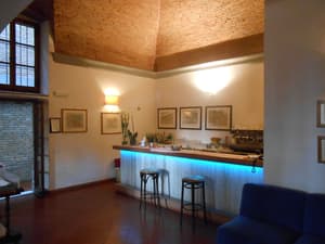 thumbnail: Bar (on property)