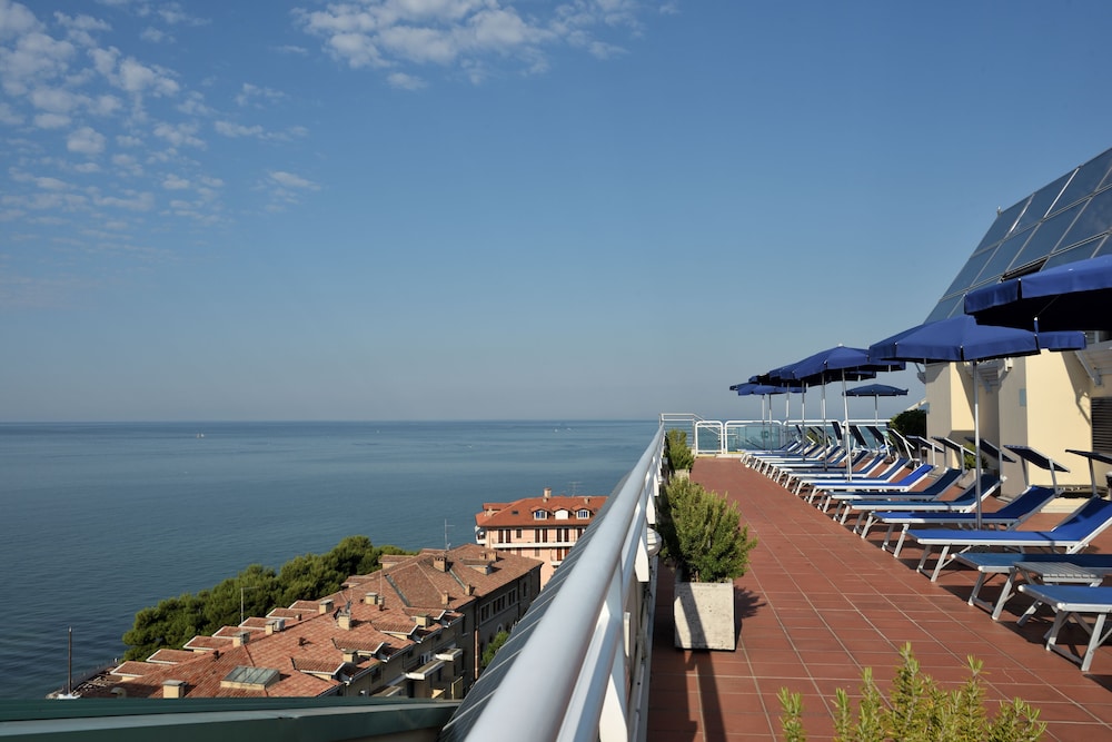 Sundeck