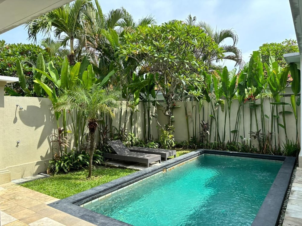 Private pool