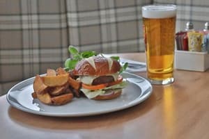 thumbnail: Restaurant