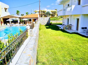 thumbnail: Outdoor pool