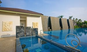 thumbnail: Outdoor pool