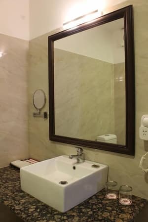 thumbnail: Bathroom sink