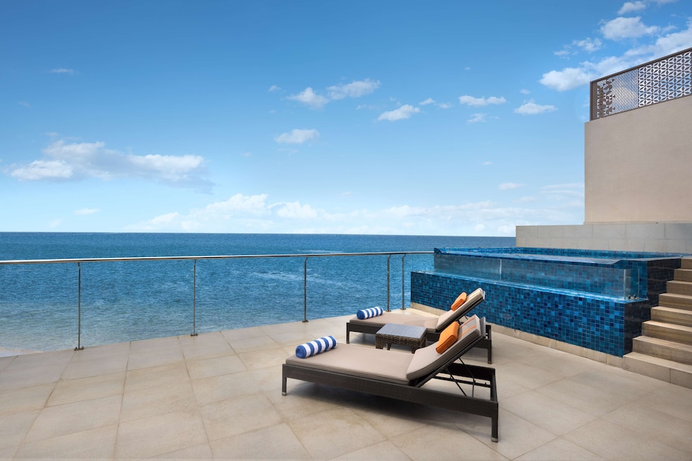 Private pool