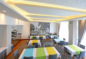 thumbnail: Breakfast area