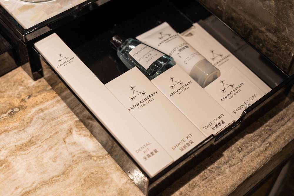 Bathroom amenities