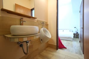 thumbnail: Bathroom amenities
