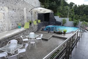 thumbnail: Outdoor pool