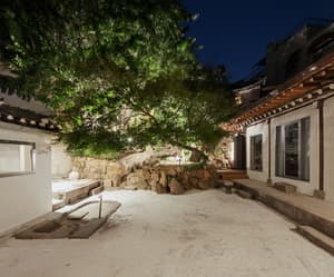 thumbnail: Interior entrance