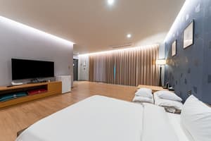 thumbnail: Room