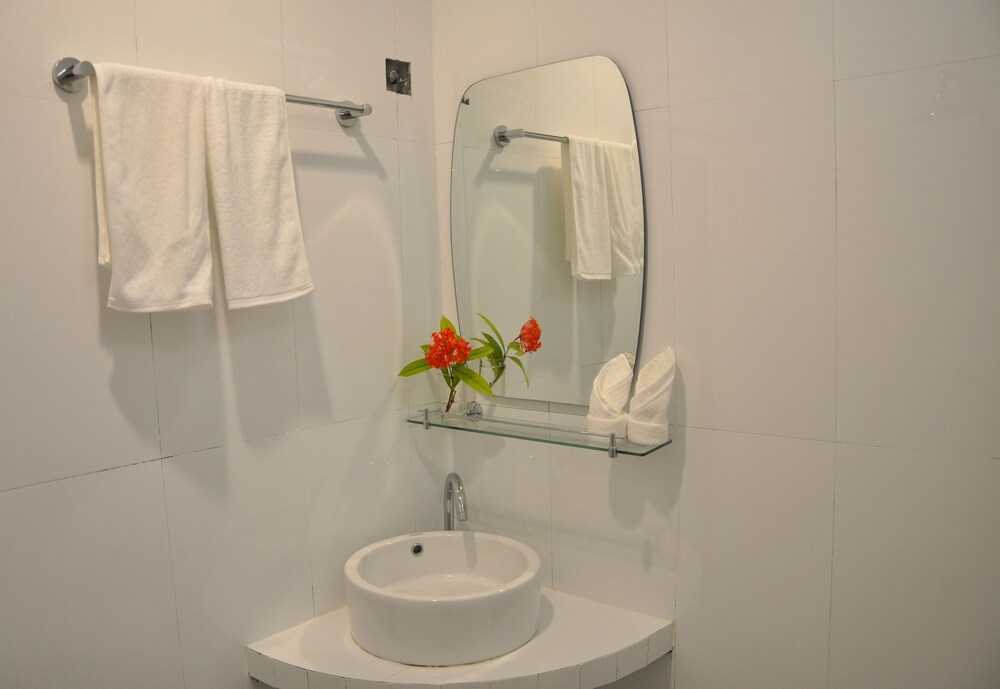 Bathroom sink