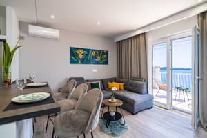 thumbnail: Living area