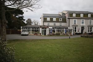 thumbnail: Exterior