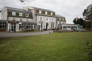thumbnail: Front of property