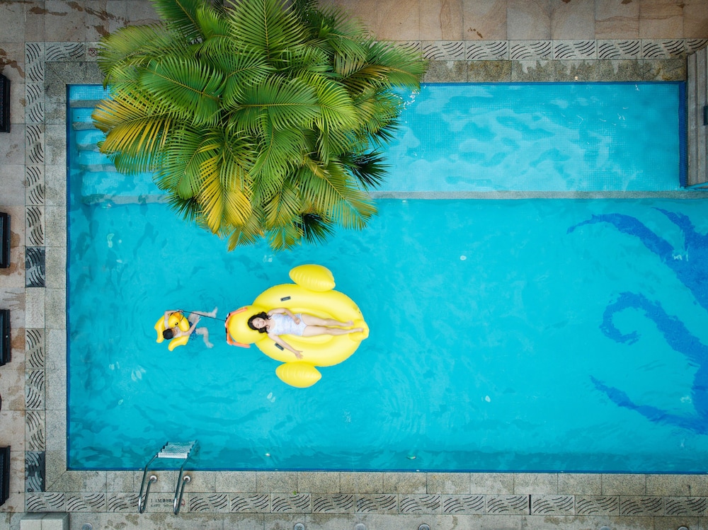 Rooftop pool