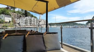 thumbnail: Outdoor dining