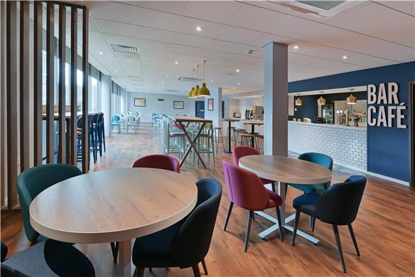 Dining,Dining Area,Restaurant,On-Site