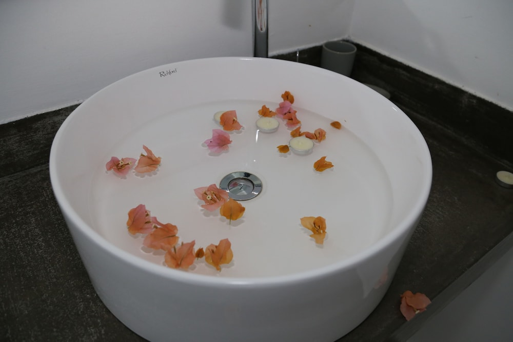 Bathroom sink