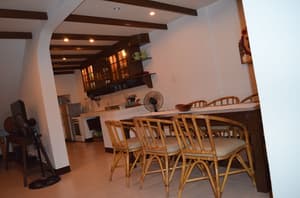 thumbnail: Family dining