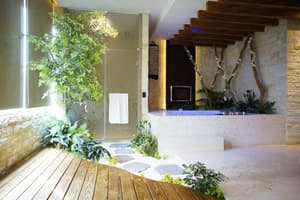 thumbnail: Bathroom amenities