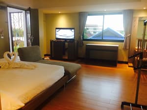 thumbnail: Room