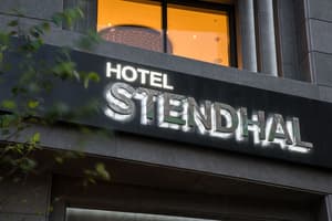 thumbnail: Exterior detail