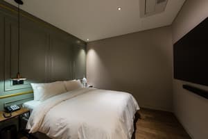 thumbnail: Room