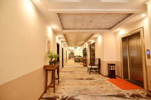 thumbnail: Hallway