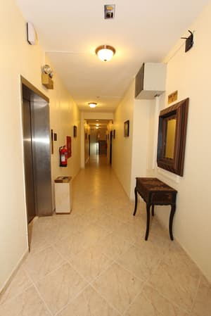thumbnail: Hallway