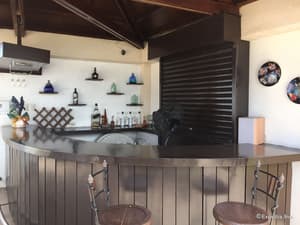 thumbnail: Bar (on property)