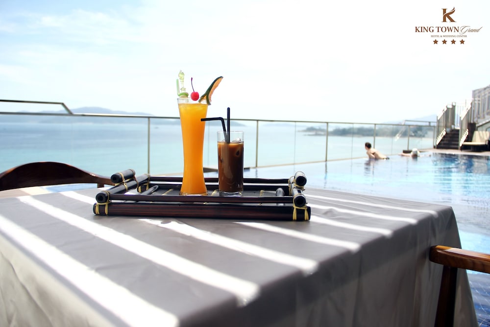 Infinity pool