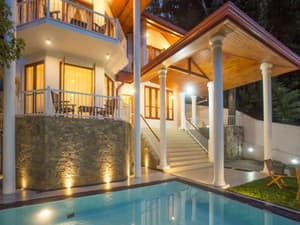 thumbnail: Exterior detail