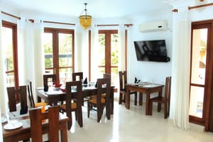 thumbnail: Restaurant