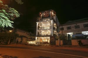 thumbnail: Restaurant