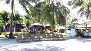 thumbnail: Front of property