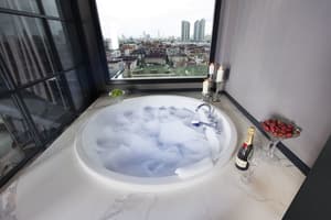 thumbnail: Jetted tub