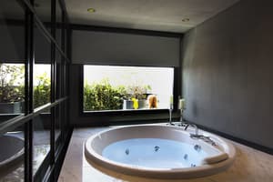 thumbnail: Jetted tub