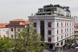 thumbnail: Front of property
