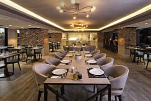 thumbnail: Restaurant