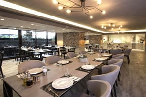 thumbnail: Restaurant