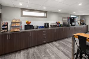 thumbnail: Breakfast area