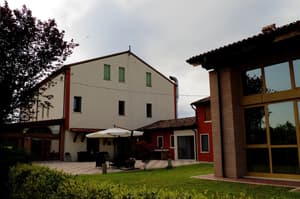 thumbnail: Exterior