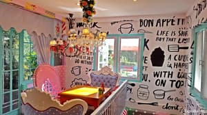 thumbnail: Cafe