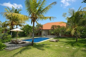 thumbnail: Outdoor pool