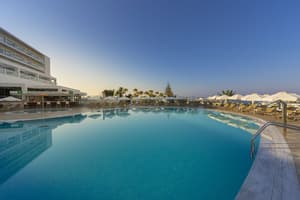 thumbnail: Outdoor pool