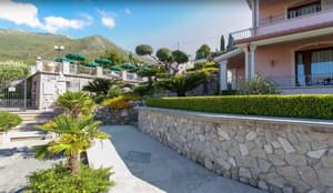 thumbnail: Exterior