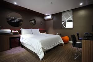 thumbnail: Room