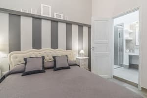 thumbnail: Interior