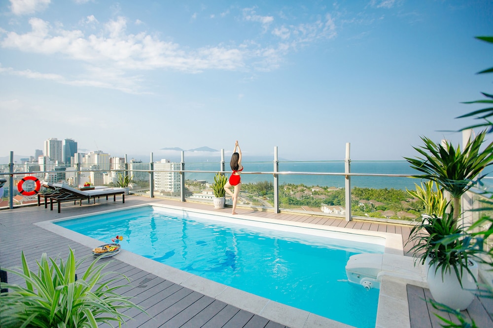 Rooftop pool