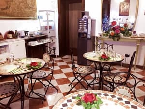 thumbnail: Breakfast area